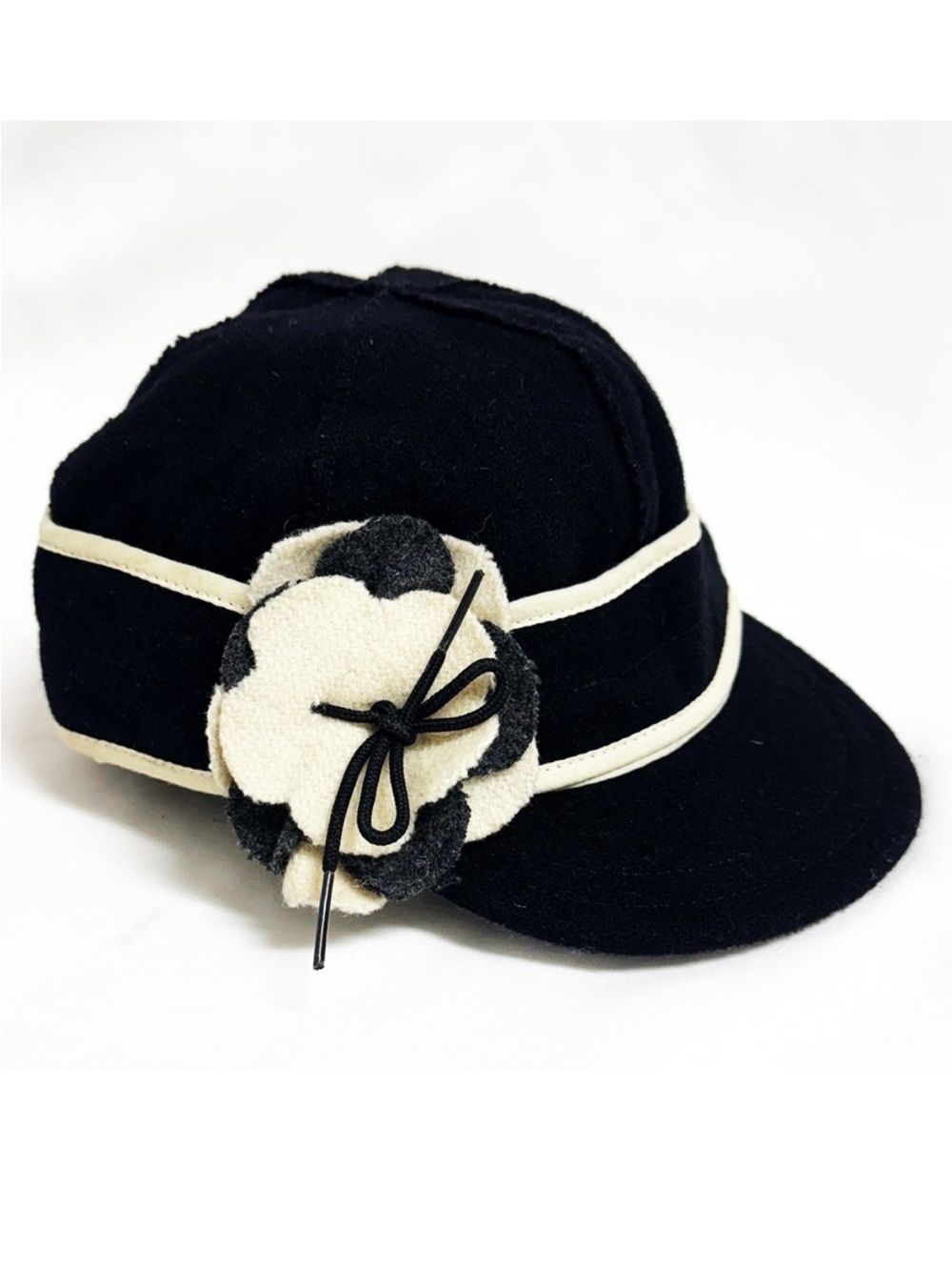 STORMY KROMER Petal Pusher Wool Hat Black/Cream With Flower Size 7 1-4”